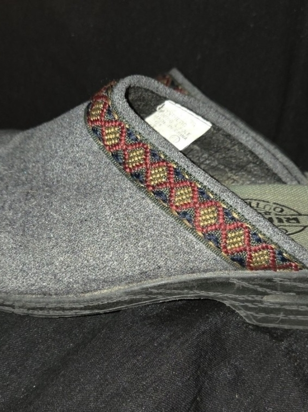 Original Rugged Outback gray wool clogs with a colorful jacquard trim size 6.5